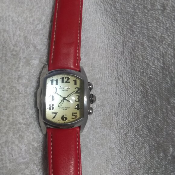 Activa Swiss 495494 Quart Watch Silver Case red Leather Band New Bat Works Great - Picture 1 of 10